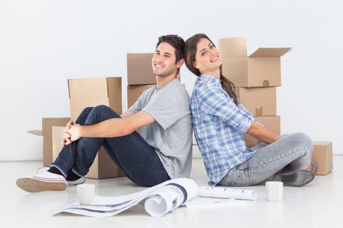 Happy customer receiving efficient moving truck service in Croydon
